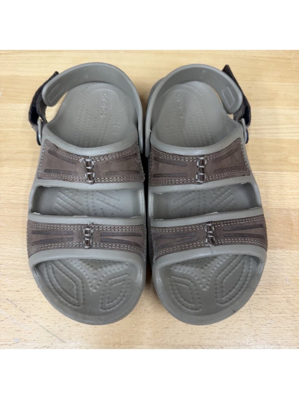Crocs Yukon Mens sandals US 7 Brown